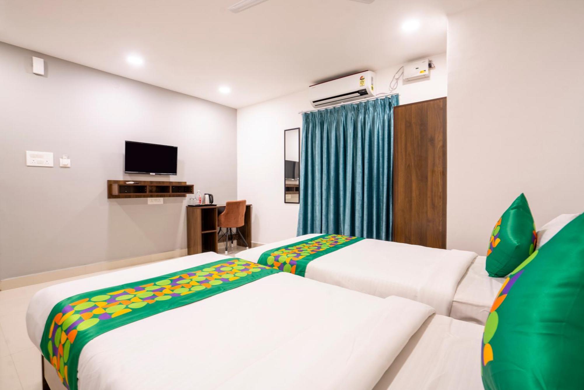 Treebo De Alphabet Gachibowli Hotel Haiderabad Buitenkant foto