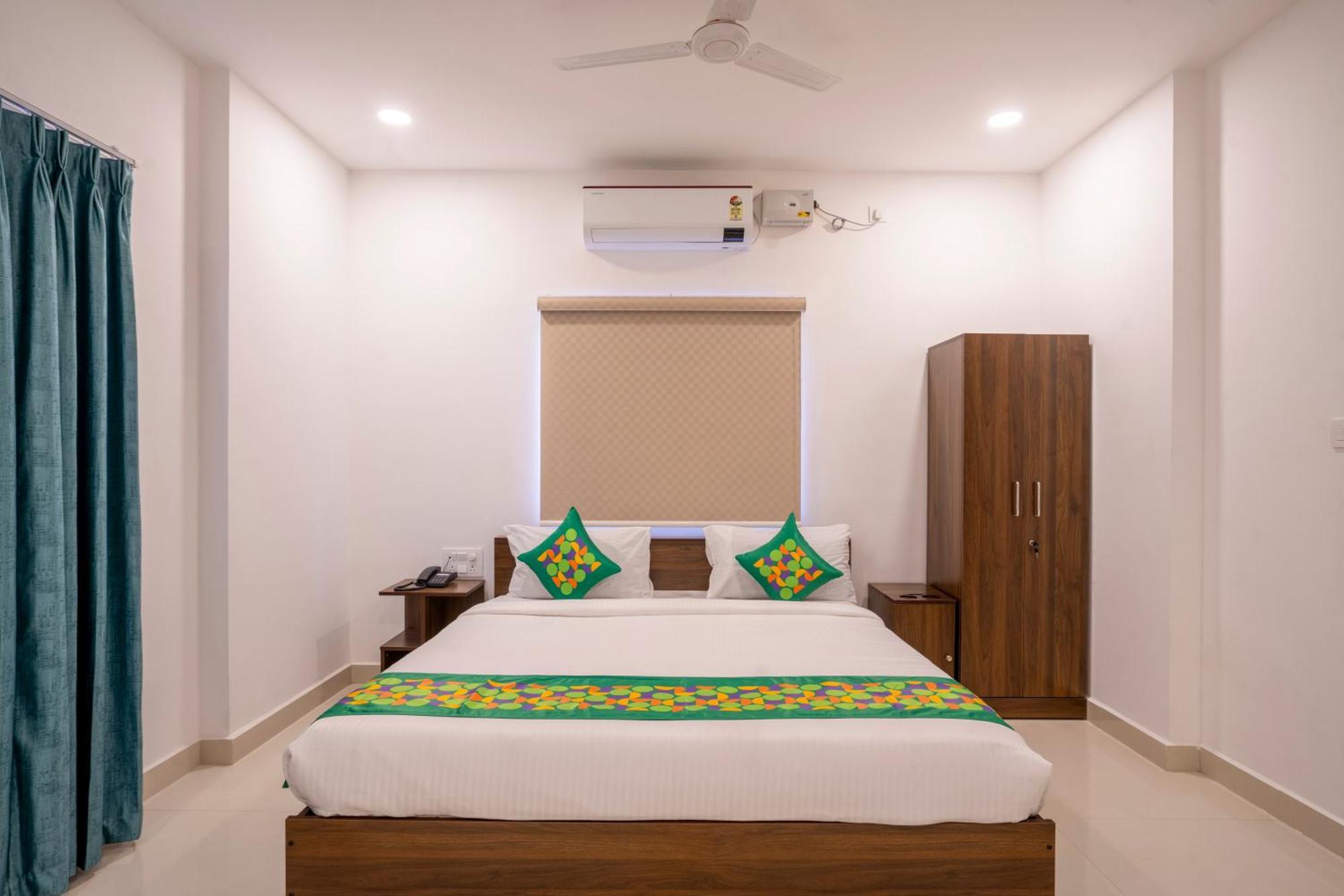 Treebo De Alphabet Gachibowli Hotel Haiderabad Buitenkant foto