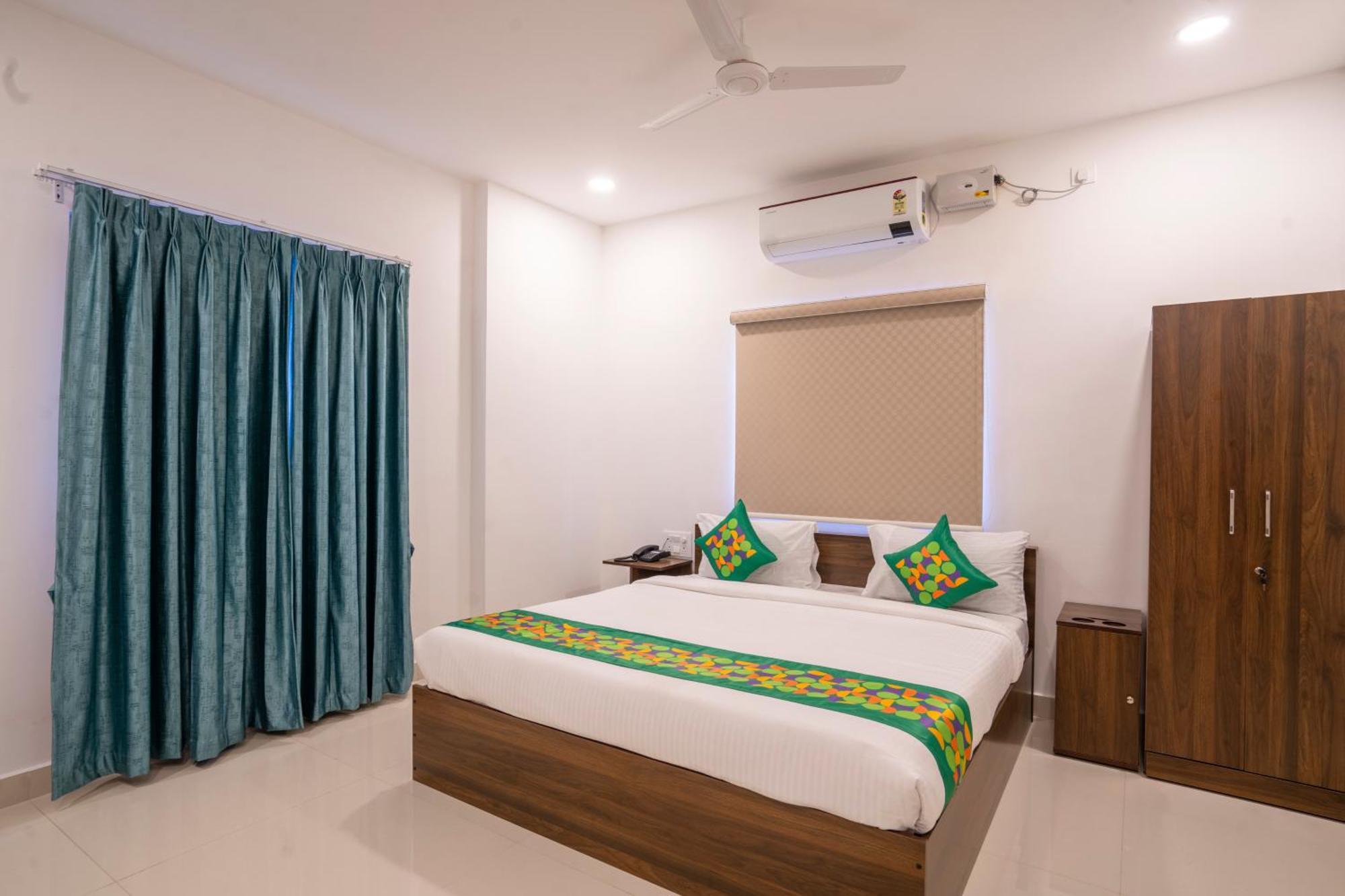 Treebo De Alphabet Gachibowli Hotel Haiderabad Buitenkant foto