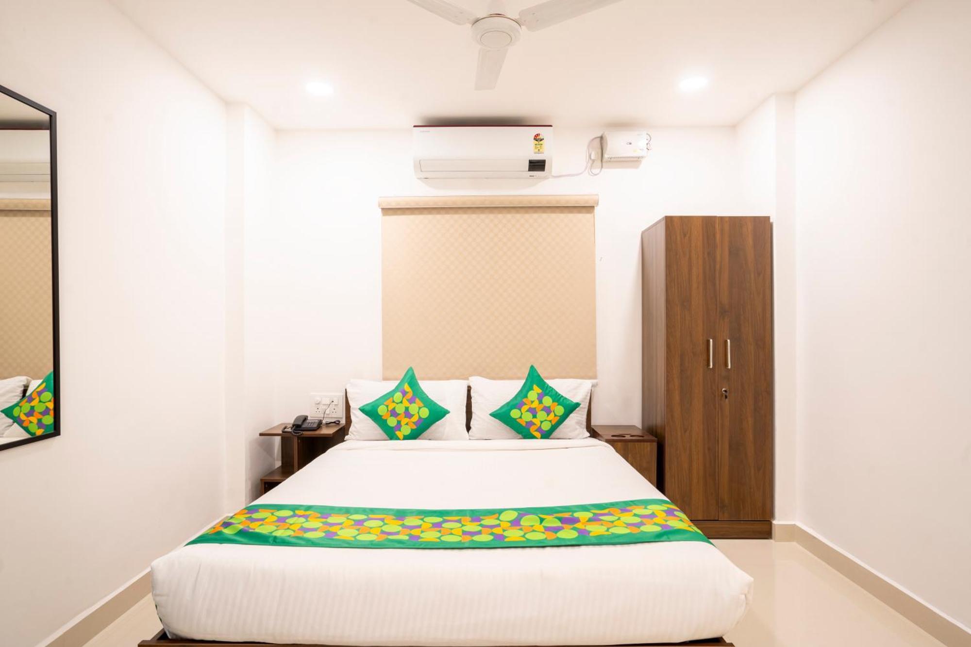 Treebo De Alphabet Gachibowli Hotel Haiderabad Buitenkant foto