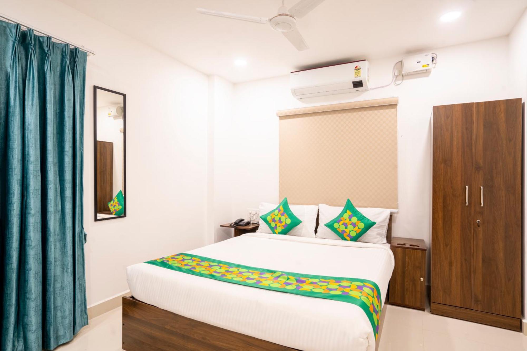 Treebo De Alphabet Gachibowli Hotel Haiderabad Buitenkant foto