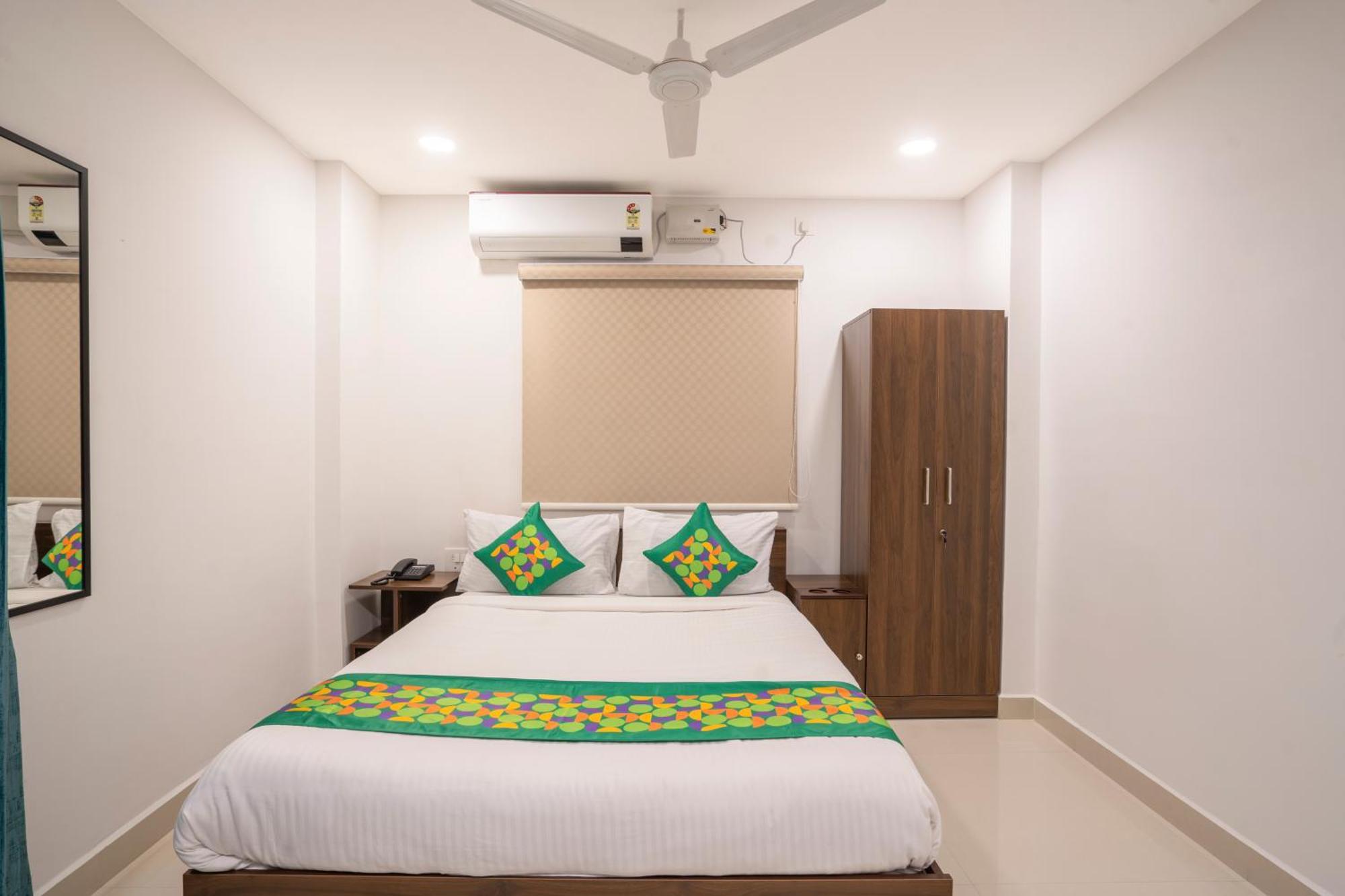Treebo De Alphabet Gachibowli Hotel Haiderabad Buitenkant foto